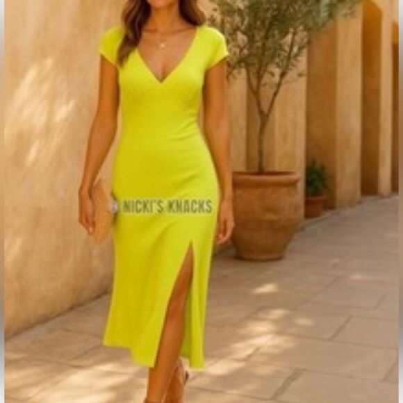 Caution To The Wind Dresses & Skirts - NWT Caution To The Wind dress(size Small)